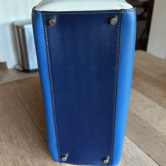 Pebbled Leather Kate Spade Blue/Navy/Creme bag in Great Condition - Picture 4 of 8